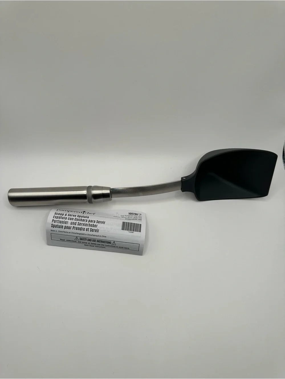 Pampered Chef Scoop & Serve Spatula - White